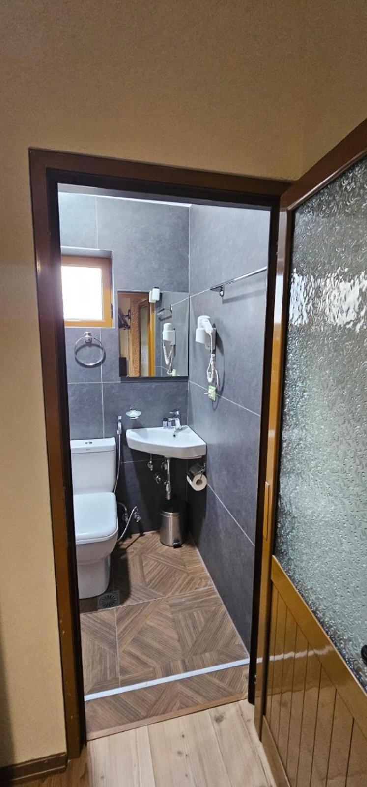 Hotel Sofra Gjirokaster Bagian luar foto