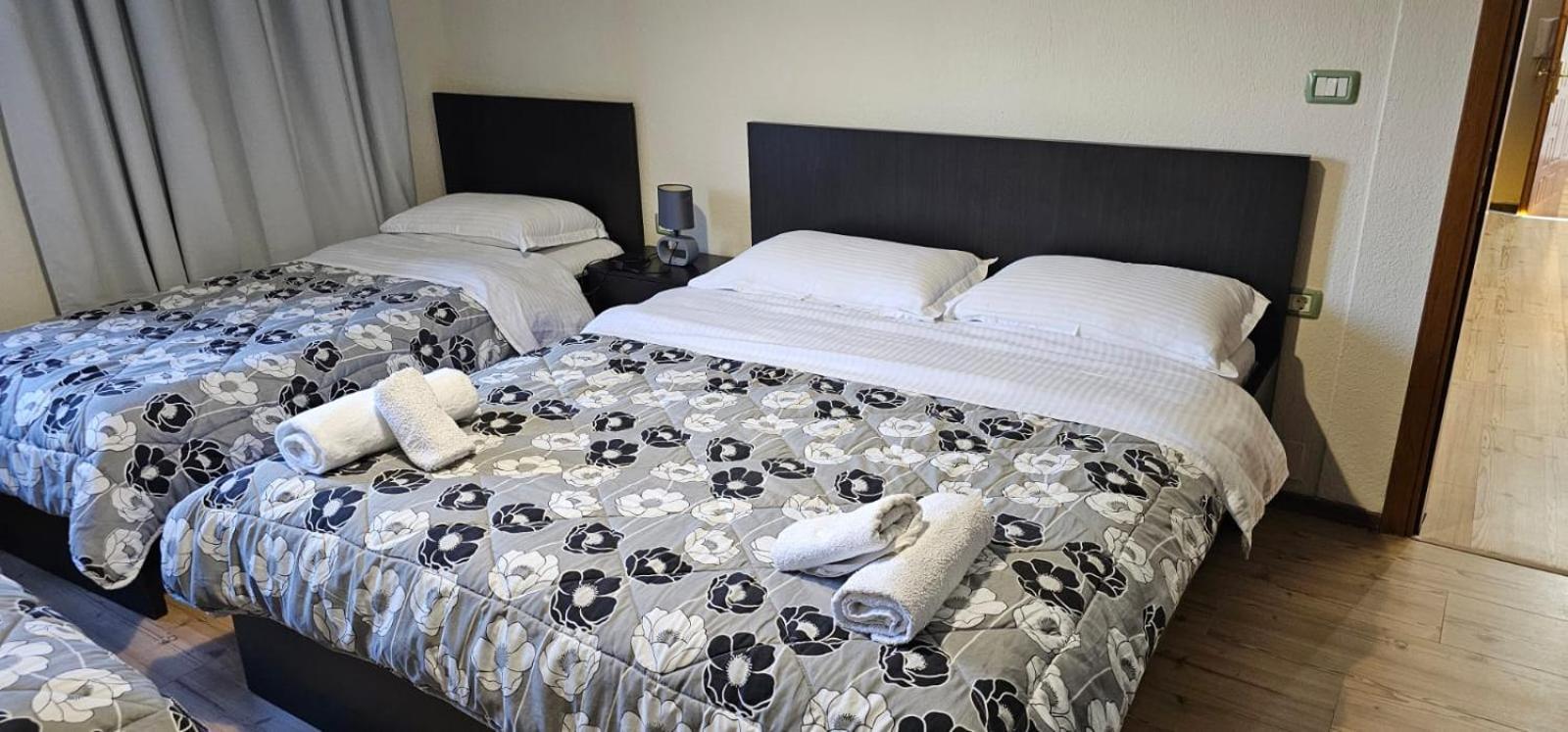 Hotel Sofra Gjirokaster Bagian luar foto