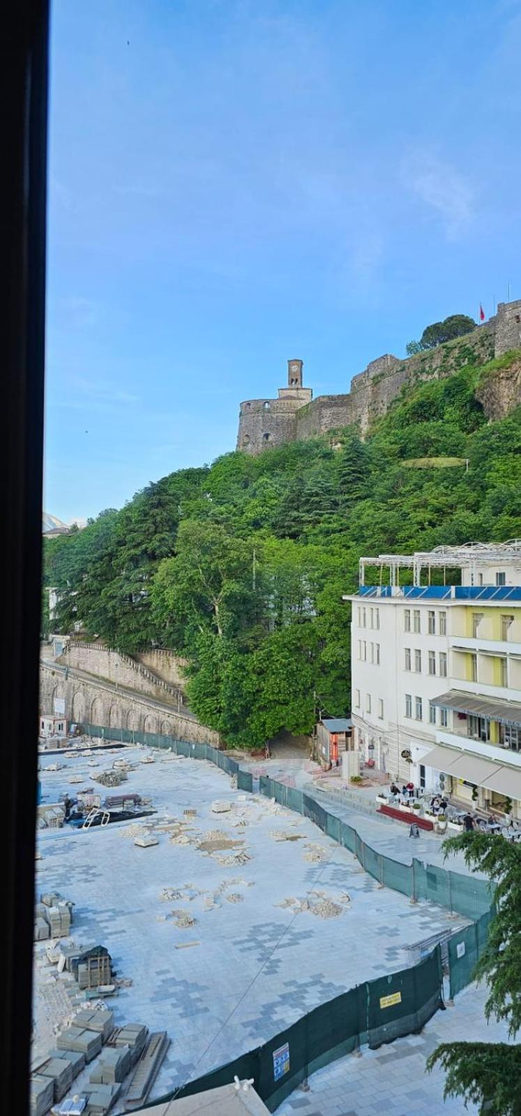 Hotel Sofra Gjirokaster Bagian luar foto