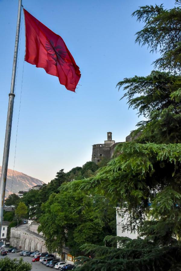 Hotel Sofra Gjirokaster Bagian luar foto