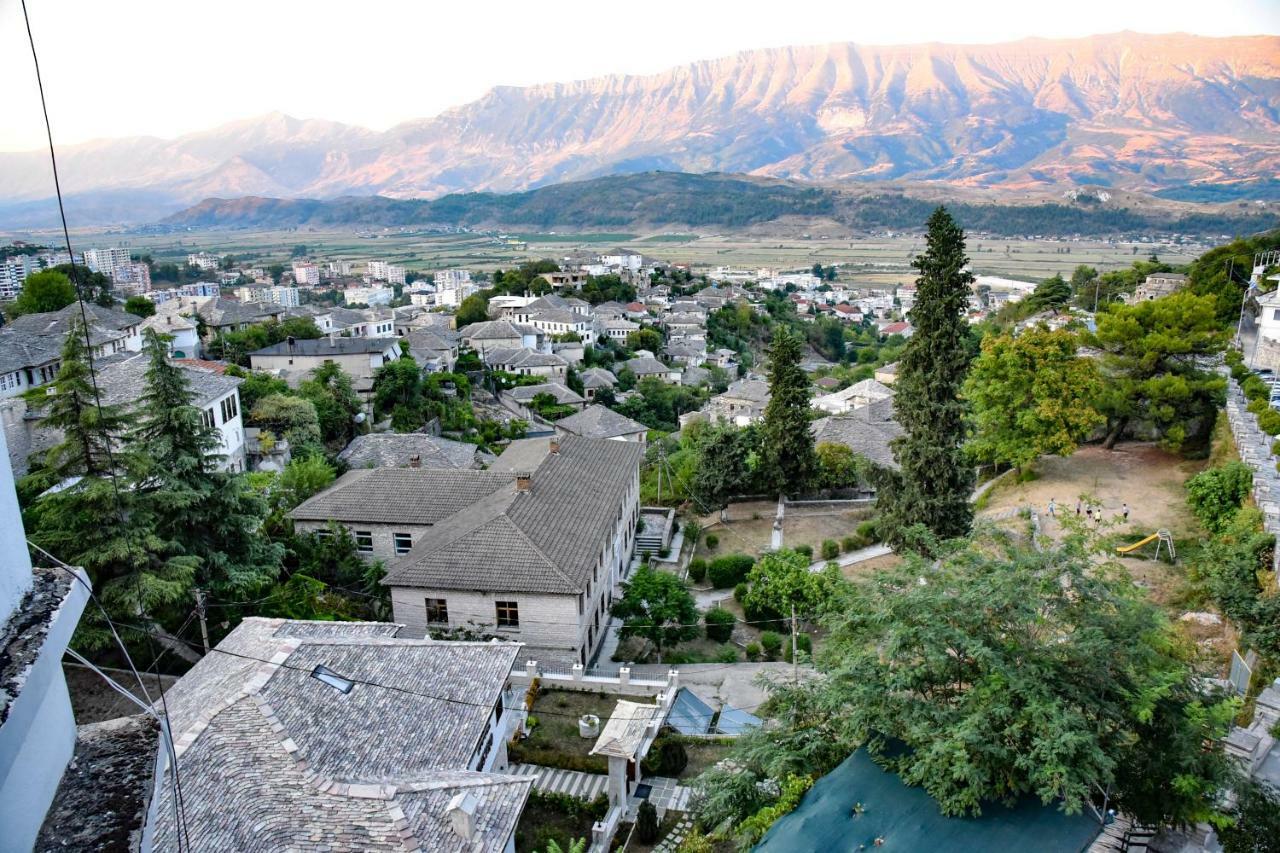 Hotel Sofra Gjirokaster Bagian luar foto