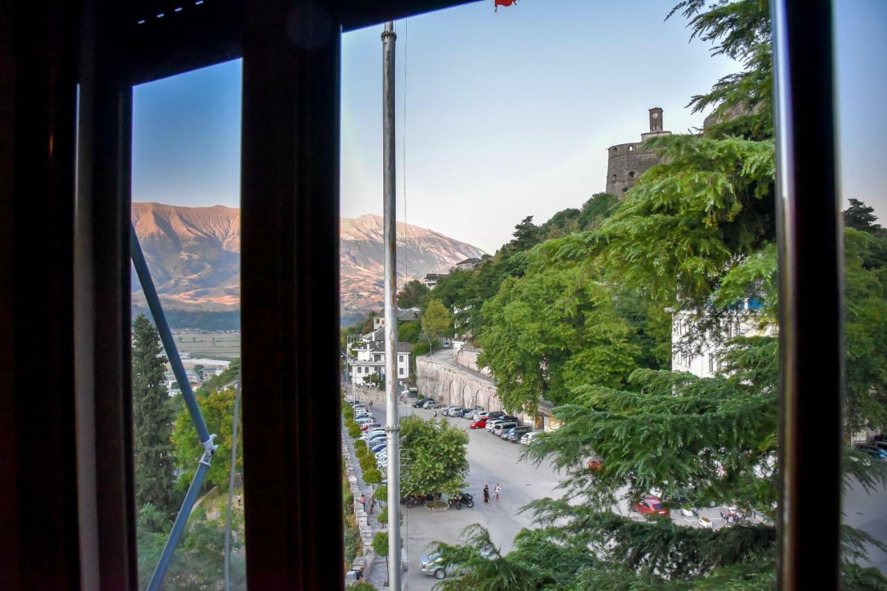 Hotel Sofra Gjirokaster Bagian luar foto
