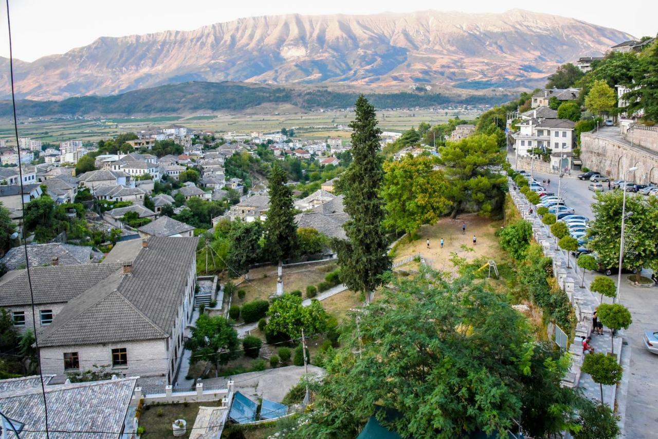 Hotel Sofra Gjirokaster Bagian luar foto